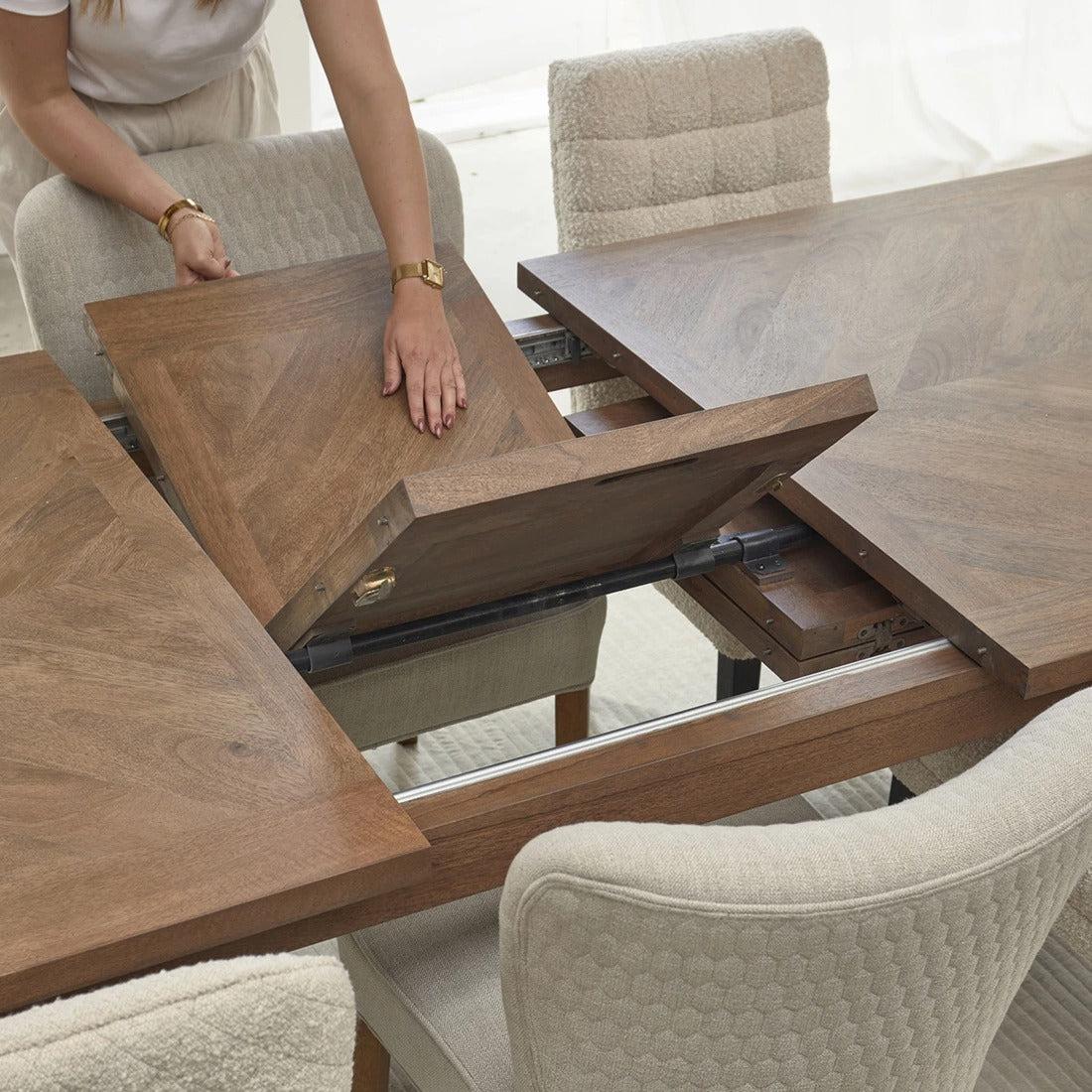 Bodie Hill dining table 180/260x100