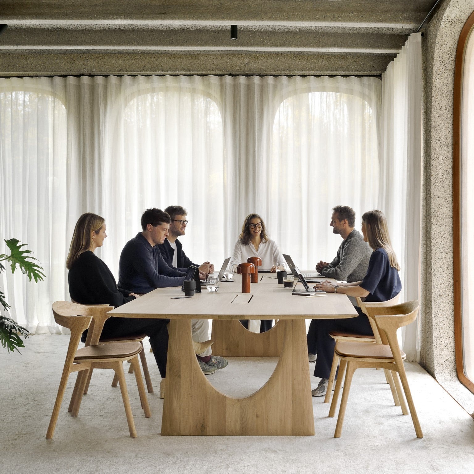 Meeting table GEOMETRIC